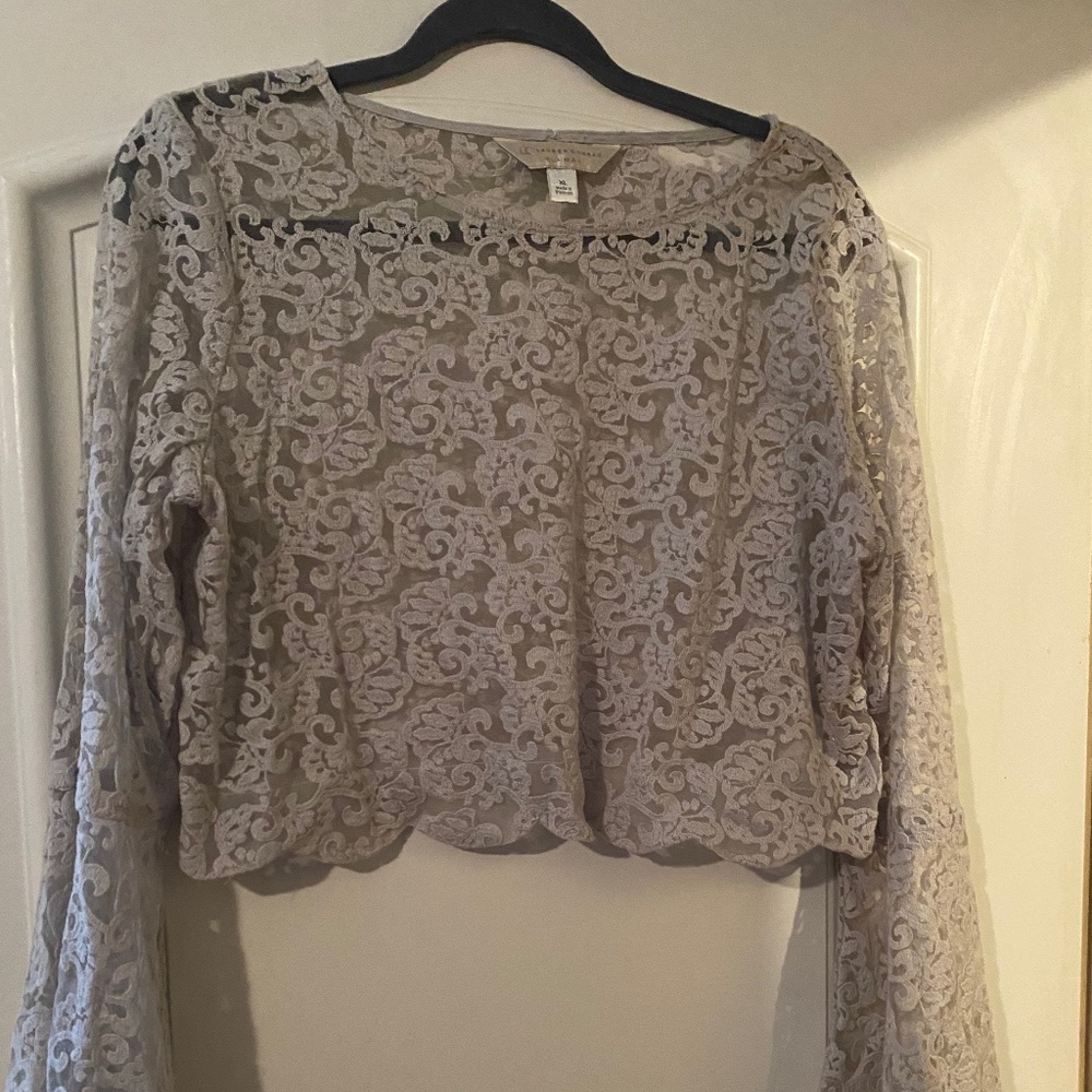 LC Runway Bell sleeve crop top